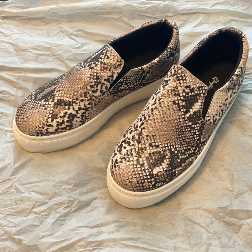 Qupid Platform Snakeskin Slip on Shoes